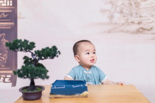 那曲宝宝几个月可以笑出声